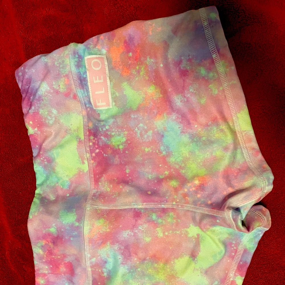Vibrant fantasy M og FLEO shorts bnwt